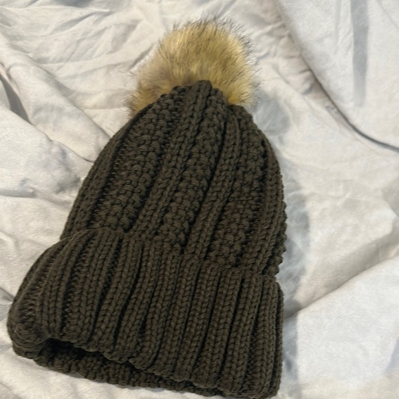 Ladies CC lined sweater knit toboggan with faux fur pompom - Picture 3 of 4